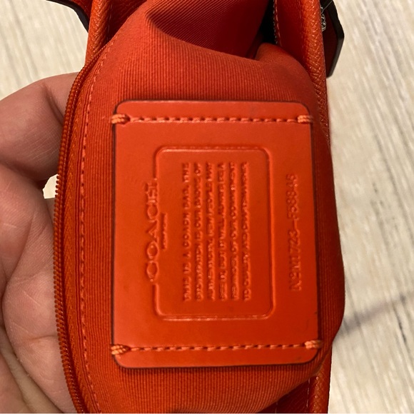 Coach glove tanned leather saddle bag- perfect for fall! - Picture 5 of 11